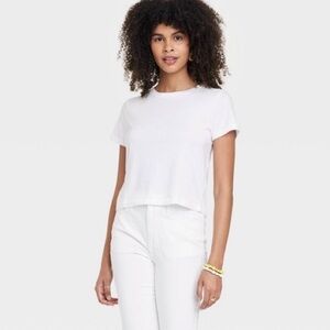 Women's Shrunken Short Sleeve T-Shirt - Universal Thread™ White Size XL new